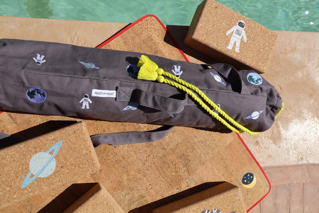 THE BLOCKS: Pair ASTRONAUT